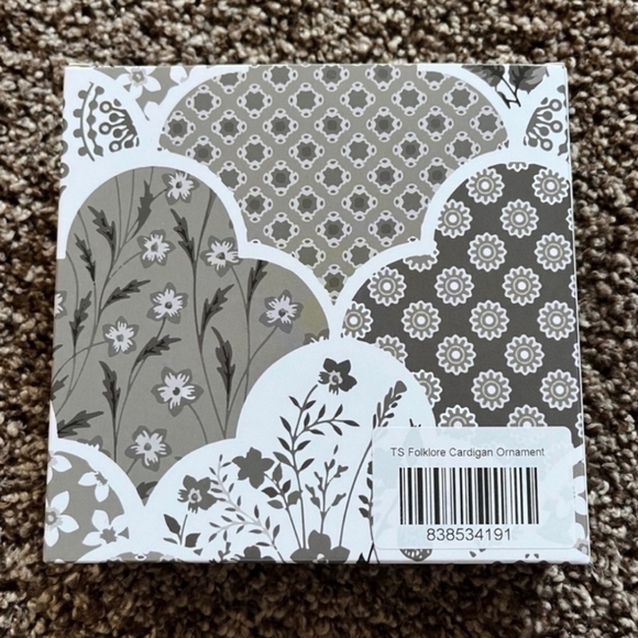 ❄️ Evermore Cabin Ornament Taylor Swift Christmas Folklore - Picture 5 of 5